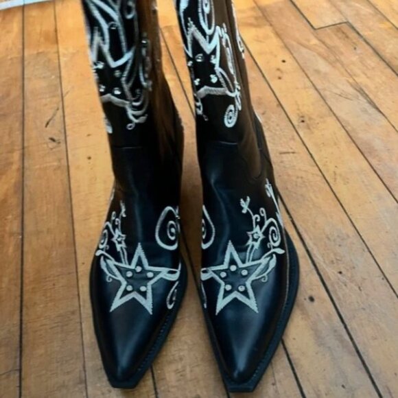 Roper Black and White Heeled Boots with Embroidery - Picture 2 of 5